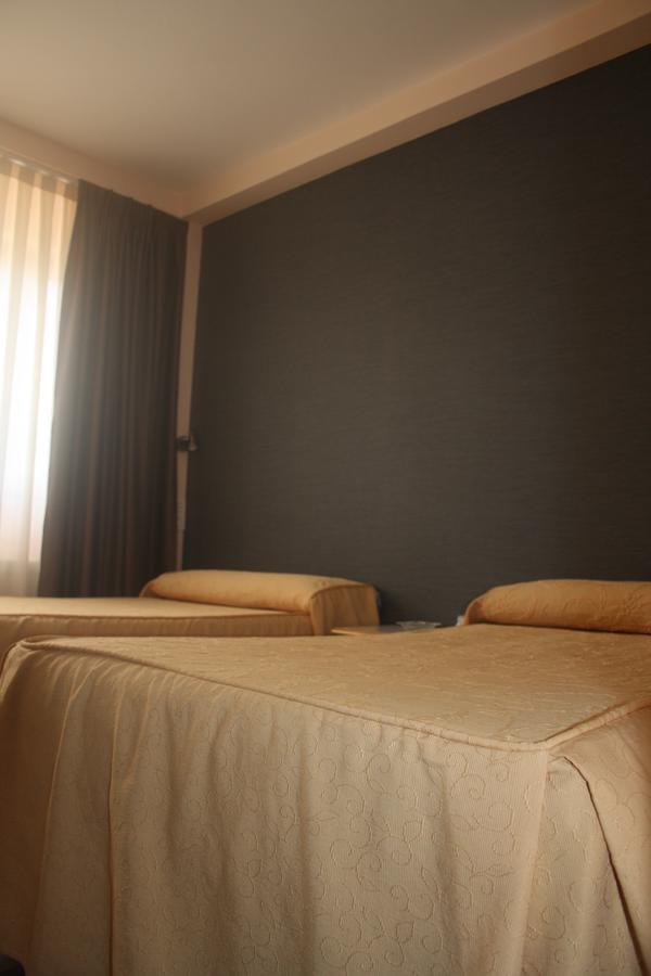 Hotel Lupa San Juan de Pinera エクステリア 写真